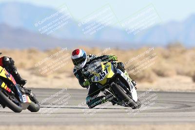 media/Dec-07-2025-CVMA (Sun) [[3e7d2de5dc]]/Race 9-Formula UL Shootout/